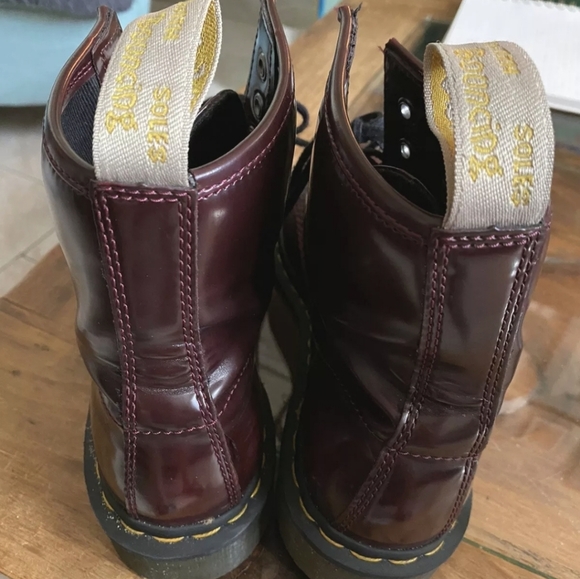 Dr Martens Genuine Air Wair Vegan Leather Boots size 40/AU9 - Picture 5 of 7
